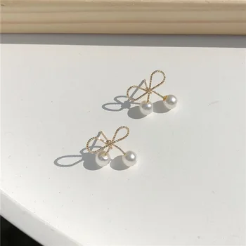 Милые маленькие жемчужные серьги с бантиком, Темпераментные Простые серьги-гвоздики в стиле ретро, Универсальные серьги, женские украшения-клипсы для ушей Изображение