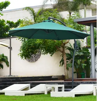 Открытый зонт от солнца, зонт от солнца, балконный зонт, садовый дворик, пляжный столик и стул с зонтиком Изображение